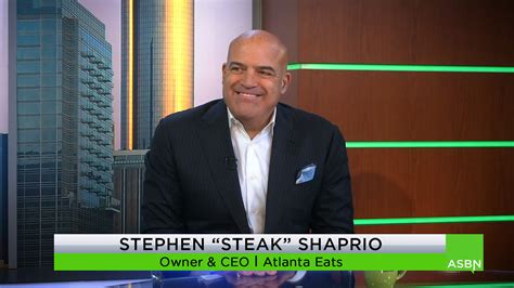 Atlanta broadcaster Steak Shapiro has built a quirky career。